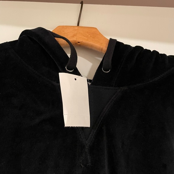 NWT ZELLA Black Long Sleeve Velvet Pullover Hoodie Women’s size Medium - Picture 3 of 9